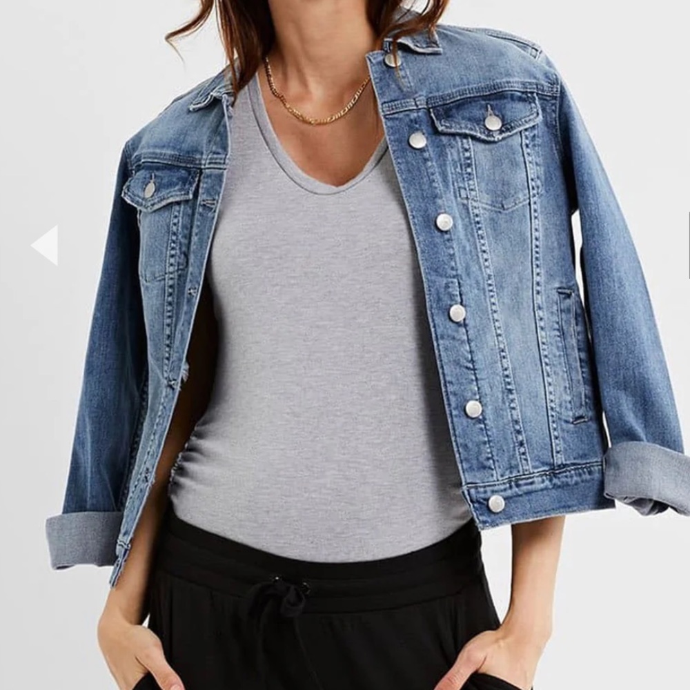 SIDE RUCHED V-SCOOP MATERNITY T SHIRT